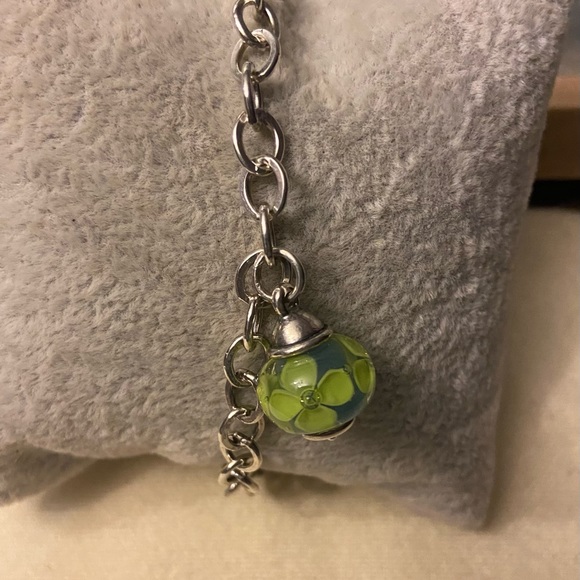 SOLDJames Avery bracelet with retired glass flower finial - Picture 2 of 8